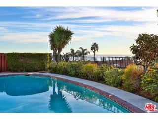6149 Tapia Dr, Malibu, CA 90265-3108