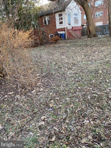 4908 A St, Washington DC  20003-1521 exterior