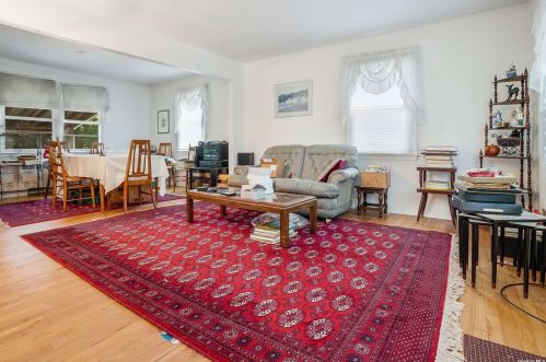 608 6th St, Elwood NY  11731-2326 exterior