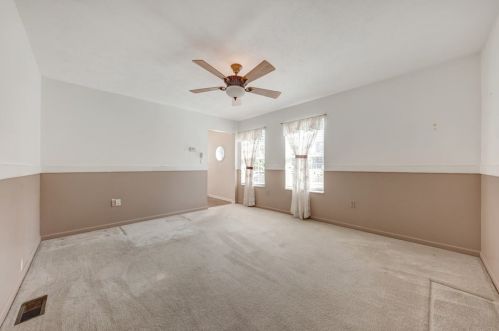 102 Hemlock Ct, Noblestown, PA 15071-3054