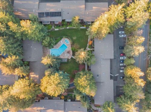 20720 4th St, Saratoga, CA 95070-5842
