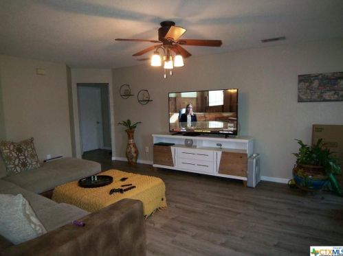 2303 Guy Cir, Copperas Cove, TX 76522-4819