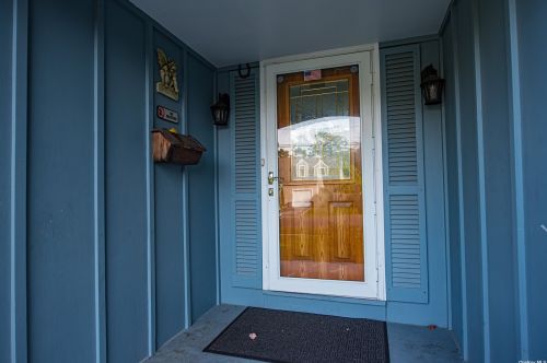122 Burr Ave, Northport, NY 11768-2003