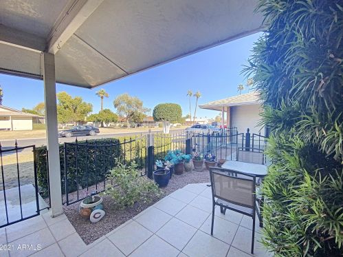 10715 Mission Ln, Sun City, AZ 85351-4669