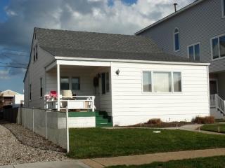 255 36th St, Brigantine City, NJ 08203-1507