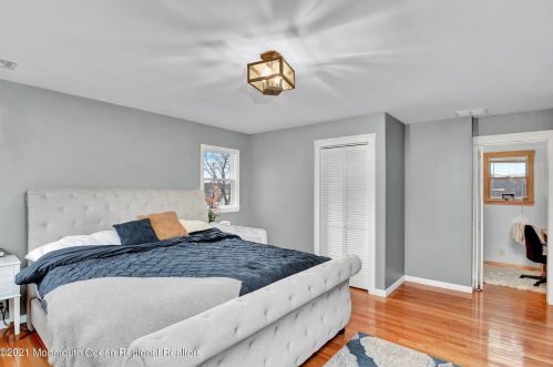 26 Northfield Ave, East Brunswick NJ  08816-3031 exterior