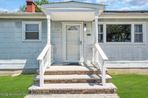 112 Cedarwood Dr, Bricktown, NJ 08723-3446