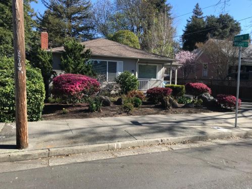 840 Wright St, Santa Rosa, CA 95404-3832