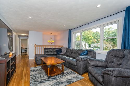 45 Ackerman St, Salem NH  03079-3401 exterior