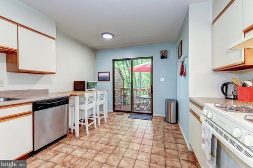 352 Winding Way, Norristown PA  19406-2633 exterior