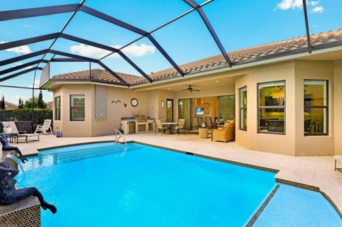 2760 Crystal Way, Naples, FL 34119-8676