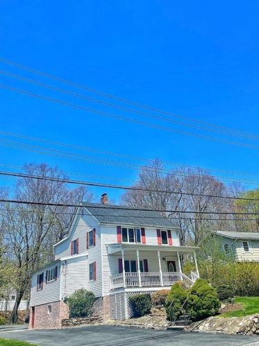 101 Croton Dam Rd, Crotonville, NY 10562-2104