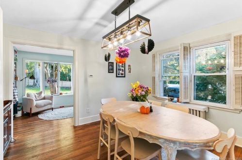 24 Clover St, Middletown CT  06457-5219 exterior