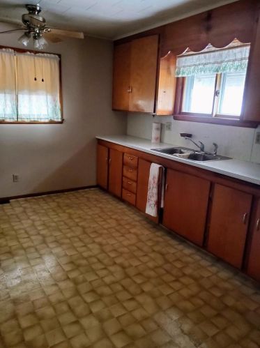 518 Youngman St, Wautoma, WI 54982-8509