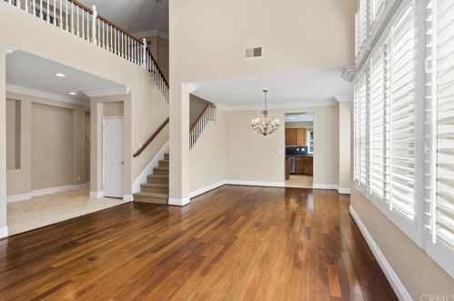 20308 Adriana Pl, Santa Clarita, CA 91351-6940