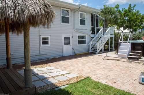 738 Matanzas Ct, Fort Myers Beach FL  33931-2120 exterior