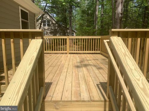 464 Cabin Point Dr, Montross VA  22520-4075 exterior