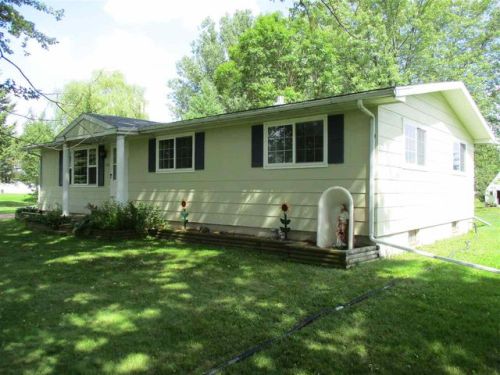 230 Sunrise Ct, Stetsonville, WI 54480-9750