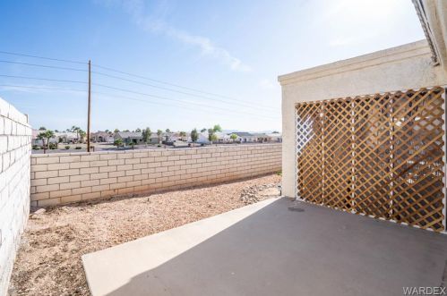 2064 Desert Palms Dr, Bullhead City AZ  86426-8803 exterior