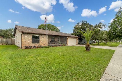 1226 Franklin Dr, Daytona Beach, FL 32129-4071