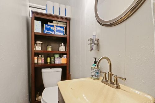 16600 Orange Ave, Paramount CA 90723-5353 exterior