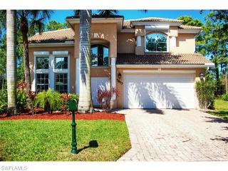 7813 Stratford Dr, Naples, FL 34104-7449