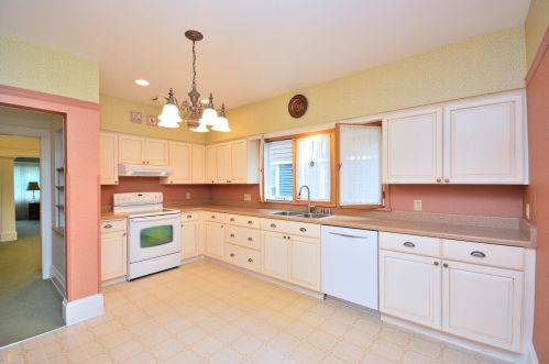 1517 52, Milwaukee WI 53214-5322 exterior