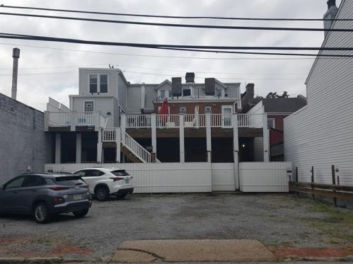 2709 Sarah St, Pittsburgh, PA 15203-2323