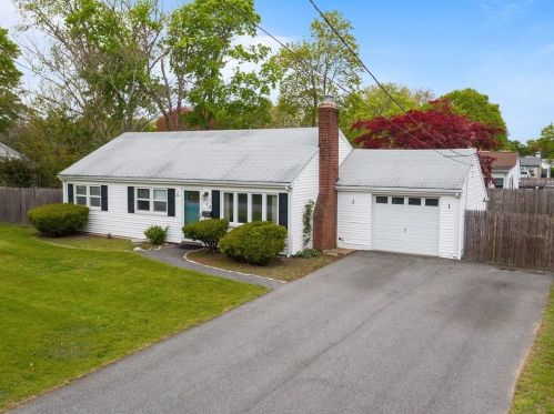 139 Underwood Ave, Warwick, RI 02888-1222