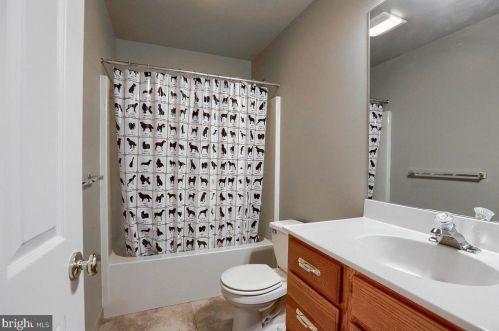 2112 Northview Ln, Harrisburg PA 17110-3911 exterior