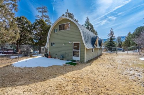 209 Gilroy Dr, Big Bear City CA  92314-9683 exterior