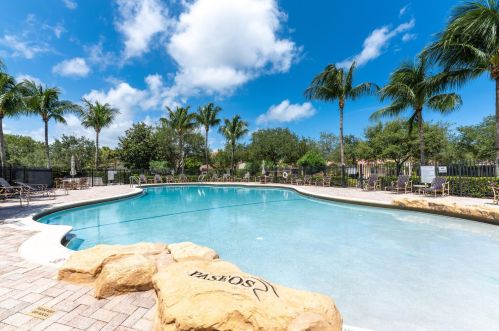 112 Via Santa Cruz, Jupiter FL  33458-6929 exterior