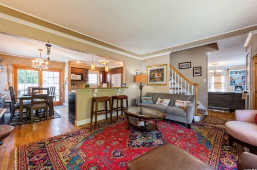 3766 Hudson Ave, Seaford NY  11783-2319 exterior