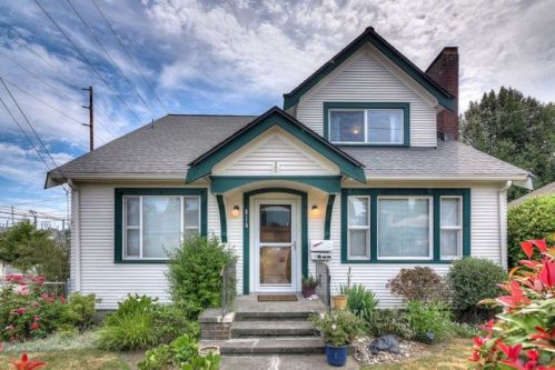 816 Warren Ave, Bremerton, WA 98337-1555