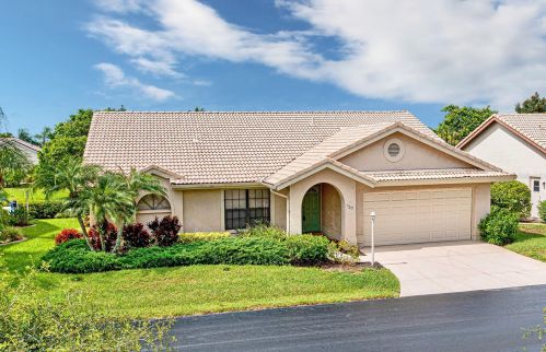 109 Inlets Blvd, Nokomis, FL 34275-4111