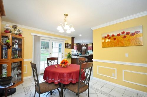 67 Steeplechase Dr, Manchester CT  06040-7066 exterior