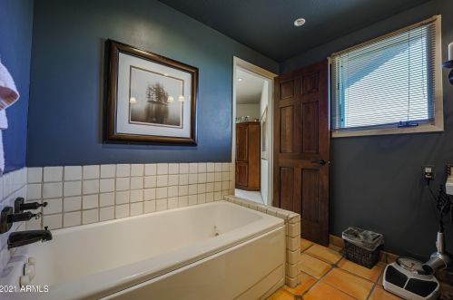 6220 Cholla Dr, Scottsdale AZ 85253-3170 exterior