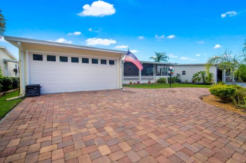 272 Scenic Dr, Cocoa, FL 32926-2576