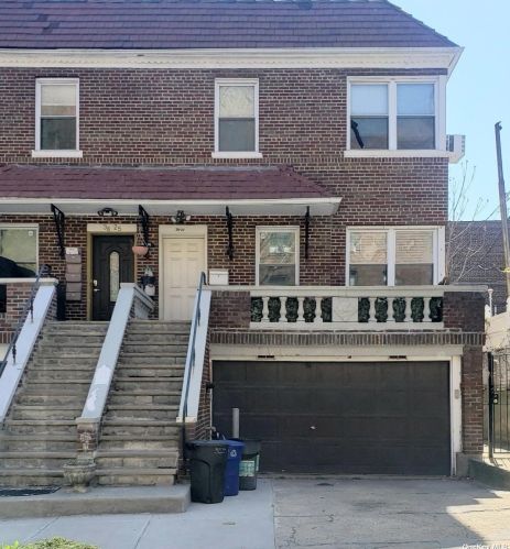 38-27 52nd St, Long Island City, NY 11104-1027