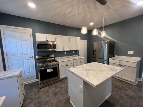 2553 14th St, Milwaukee, WI 53215-3305