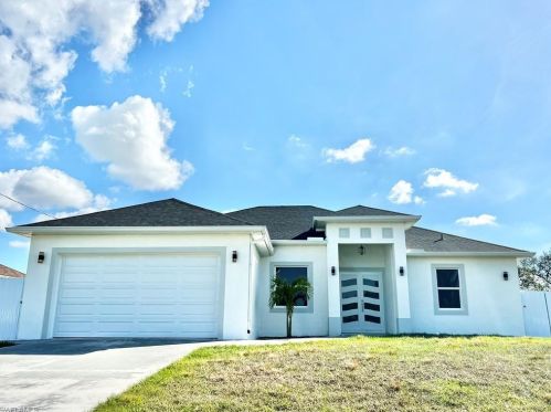 3723 14th St, Lehigh Acres, FL 33972-2604