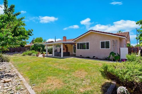 661 Hillsdale Dr, Turlock CA  95382-0515 exterior
