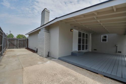 2020 Tokay Ave, Turlock CA  95380-4345 exterior