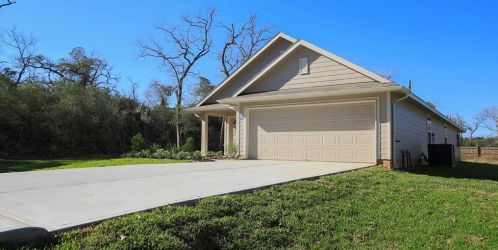 26431 Pin Oak Dr, Hempstead, TX 77445-2009