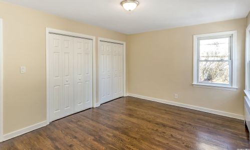 190 Violet Ave, Floral Park NY  11001-3026 exterior