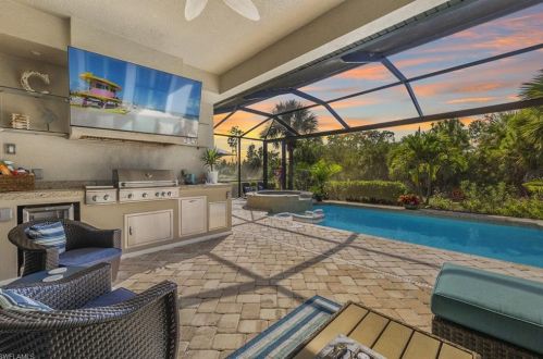 4520 Tamarind Way, Naples FL  34119 exterior