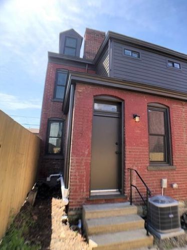 1122 Warlo St, Pittsburgh, PA 15233-1425