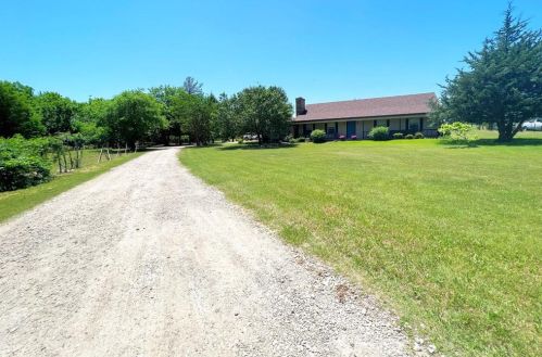 3221 Black Champ Rd, Waxahachie, TX 75167-9426
