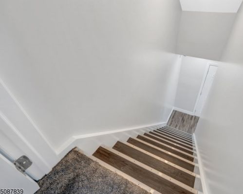 16 Dayton Cres, Bernardsville NJ  07924-2704 exterior