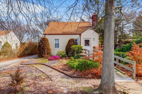 29 Norcross Ave, Bethpage NY  11714-3111 exterior